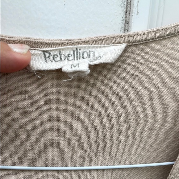 Elegant Beige Linen Button-Down Dress - Picture 5 of 5